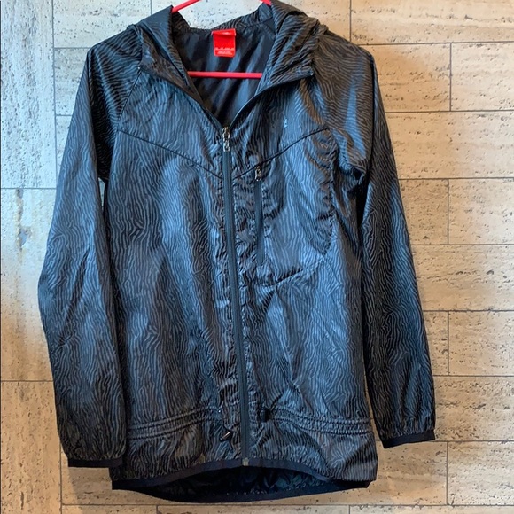 Nike jacket - Picture 2 of 6